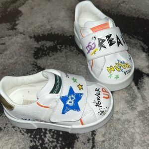 Kids Dolce and gabbana sneakers size 5.5 ( toddler ) only worn 3 times !